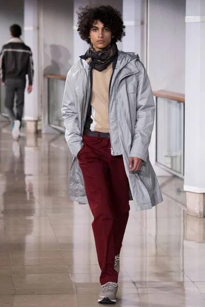 Look 25